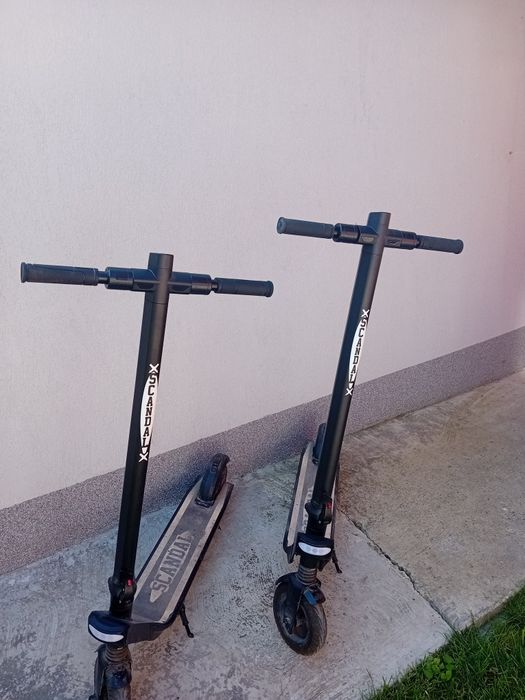 Se vând trotinete electrice