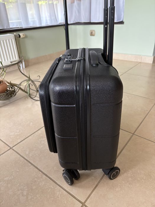 Geanta troler de zbor/cabina, Hard case, aproape noua, folosita la doar 2 zboruri