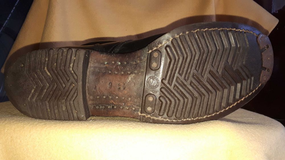 Vând  cizme  wehmacht nr 43 purtate în stare bună