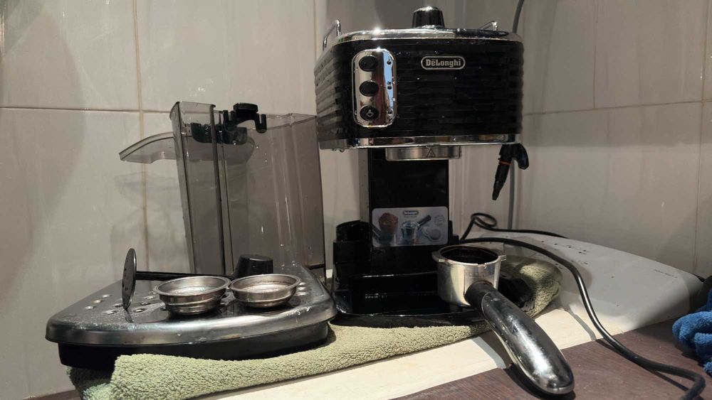 Кафемашна Delonghi SCULTURA 1100w