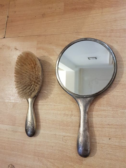 Oglinda si Perie Vechi / Placate cu Argint / Colectie