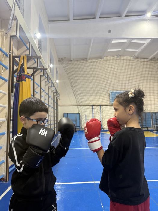 Muay thai  boyicha 7 yoshdan 70 yoshgacham qabul qilamiz