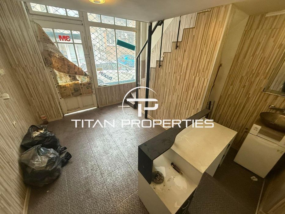 Дава се под наем Офис в Бургас, Център - 24 кв.м за 357 € - Снимка #2