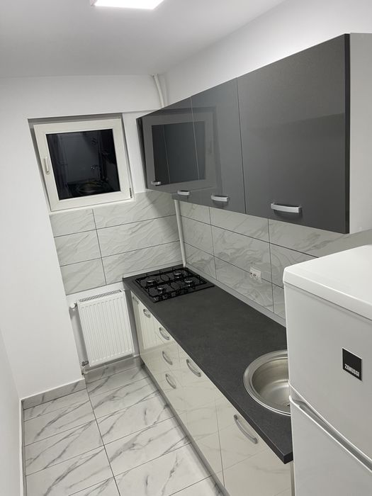 Proprietar vând garsonieră decomandată, renovată complet – Theodor Pallady nr. 11 langa metrou 1 decembrie