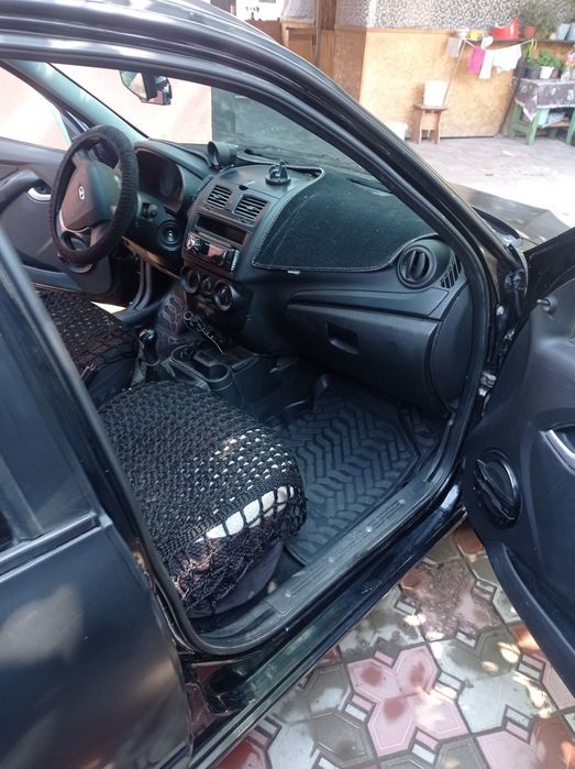 Продам машину Lada Kalina 2014