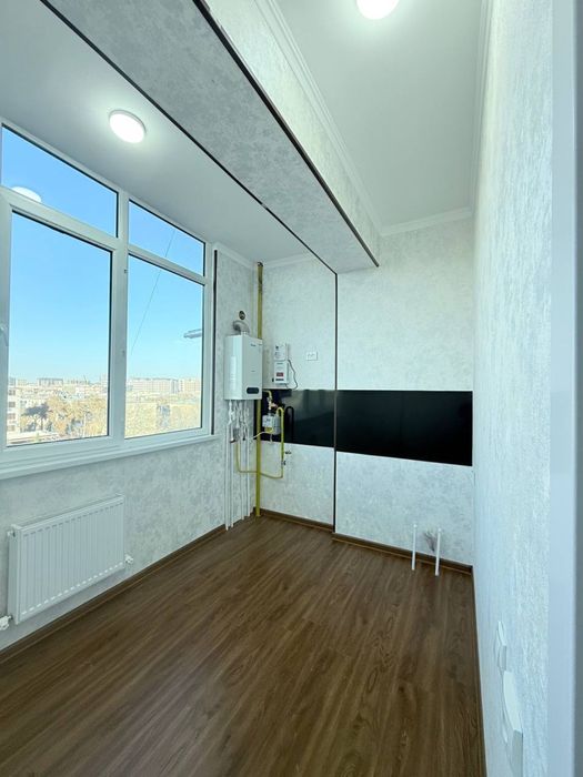 5 qavatda joylashgan.