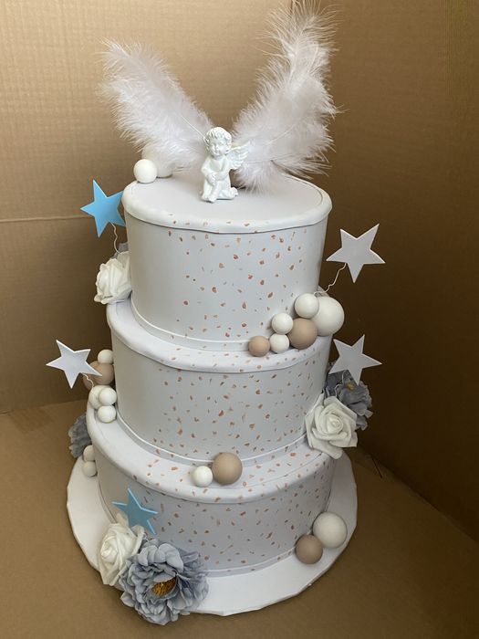 Бутафорна торта от фоам