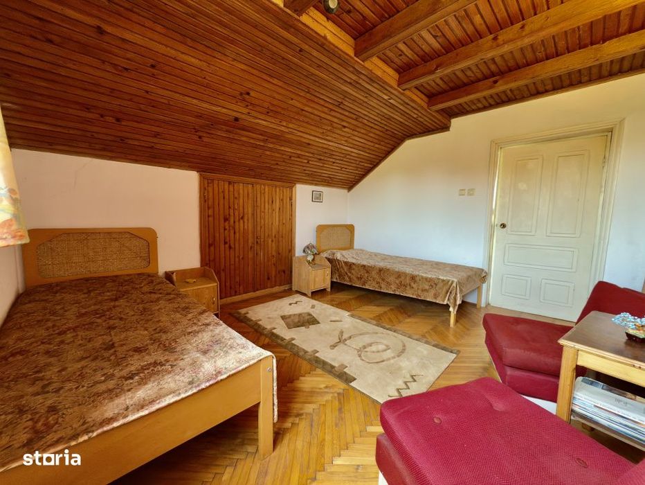 Vila spatioasa P+1+M de vanzare in Agigea | Teren 658 mp | Acces din 2