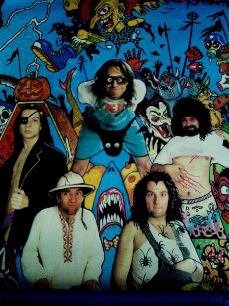 Продавам плакат на група Контрол