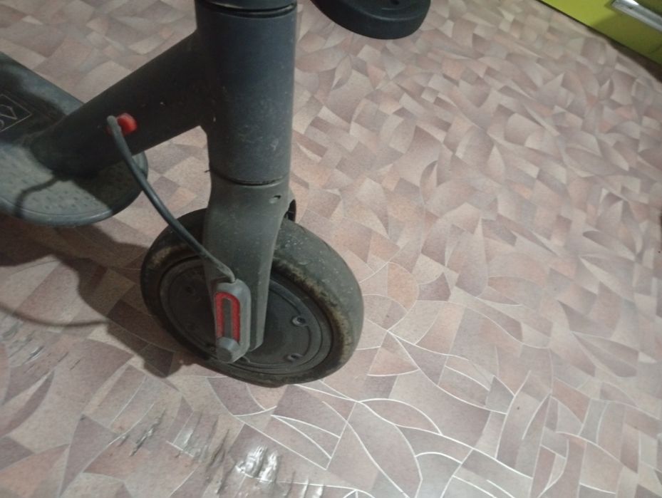 Самокат электро .