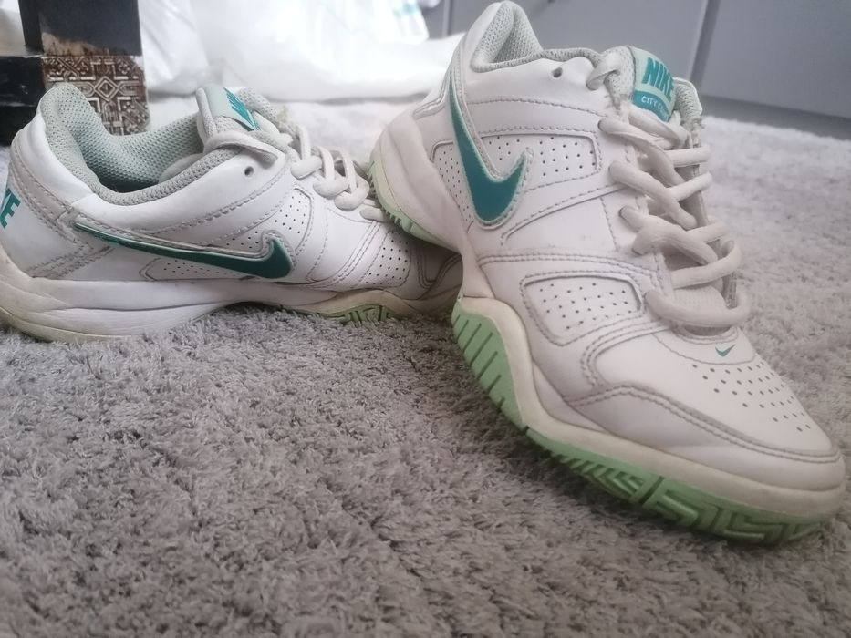 Pantofi sport NIKE, mărimea 35,5