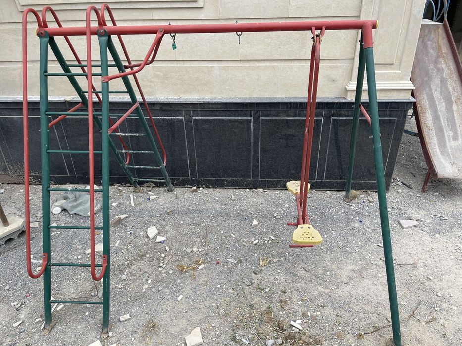 Горка 60 000 , качеля 20 000