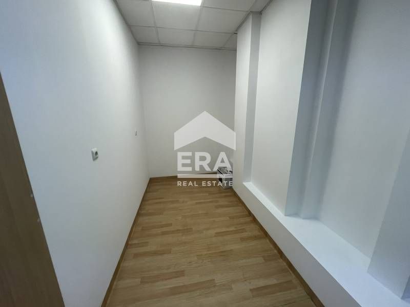 Лекарски кабинет за продажба, в центъра на кв. Аспарухово, Варна