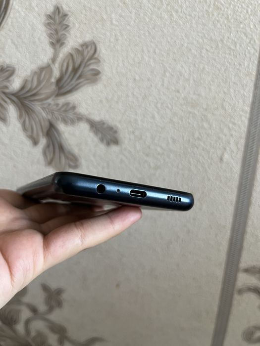 Samsung M12 32 Gb qora