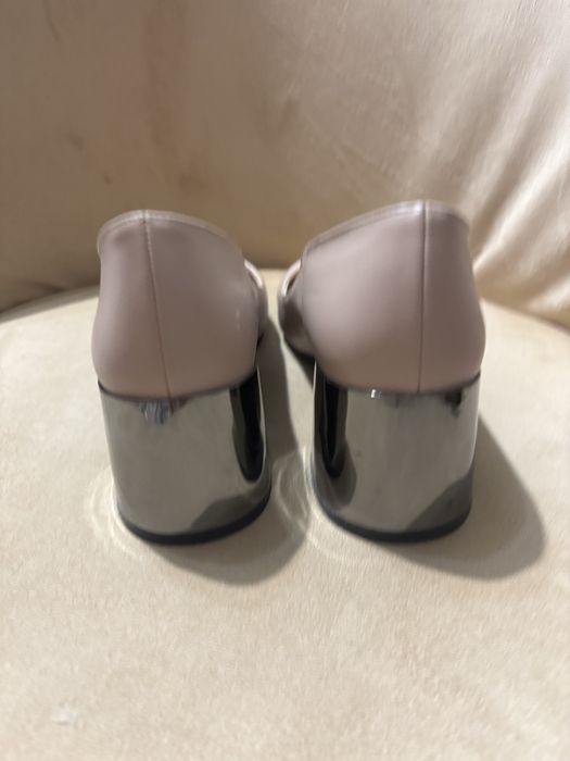 Продам туфли новые