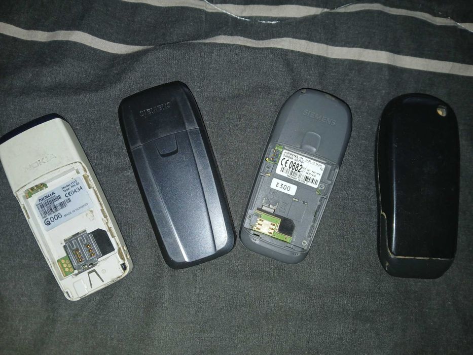 Продавам стари телефони 2 работят