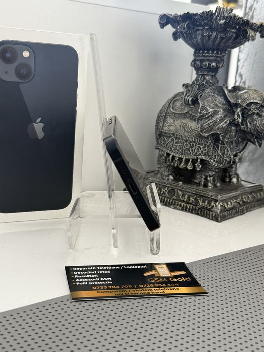 Vand iphone 13 de 128 gb baterie 87%
