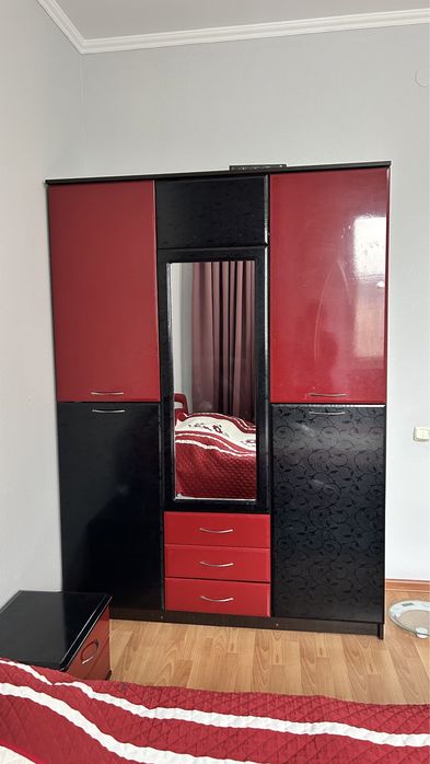 Спальная и кухонный гарнитур