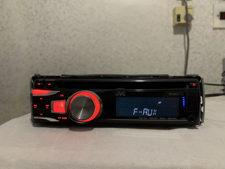 Авто Cd плеър JVC USB