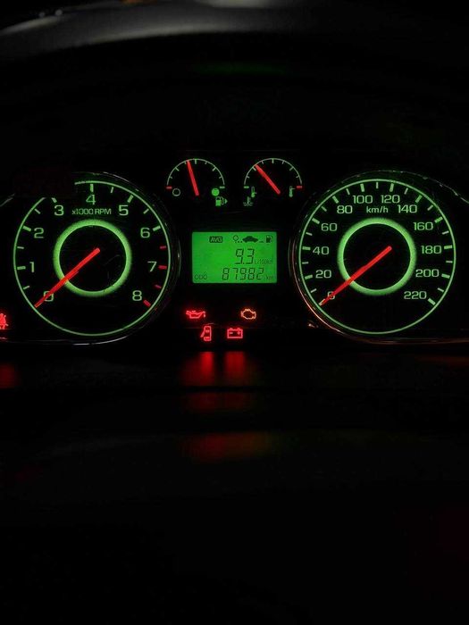 Продам свою Ласетти 2021 года, цвет белый пробег 88000 км,