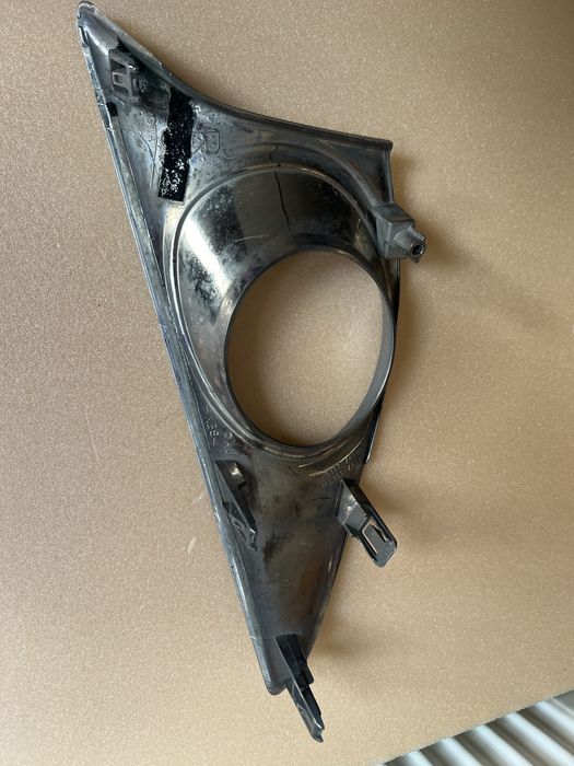 Рамка противотуманных фар