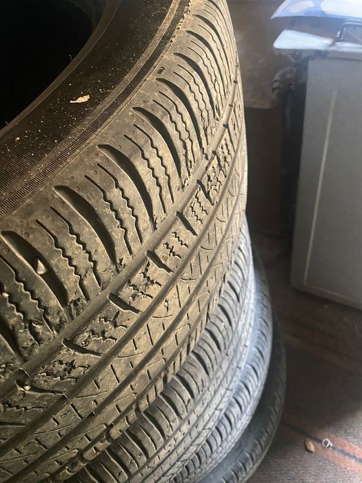 Продам резину и покрышки.