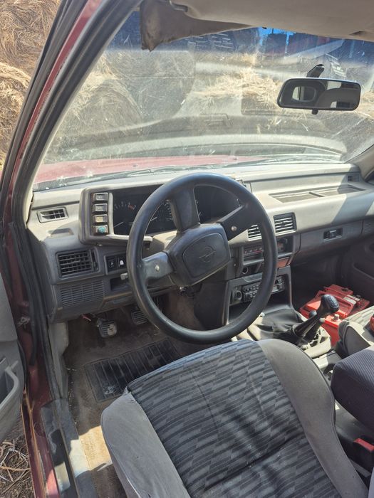 Опель франтера 2,4