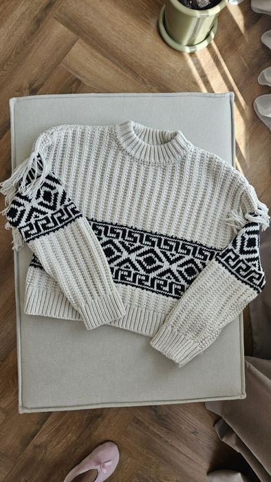 H&M пуловер с ресни, размер S-M