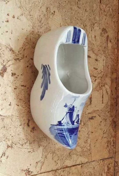 Средни и малки порцеланови фигурки от Нидерландия, Египет, Хърватска