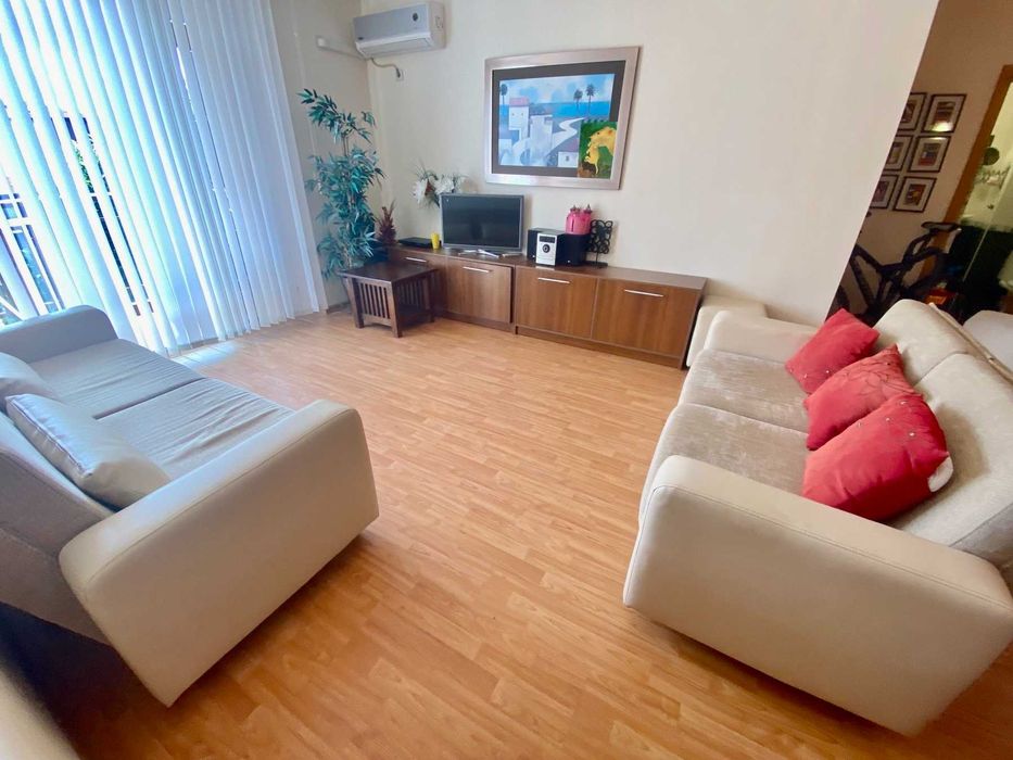 Тристаен апартамент с гледка море в к-с „Райска градина“, Първа линия