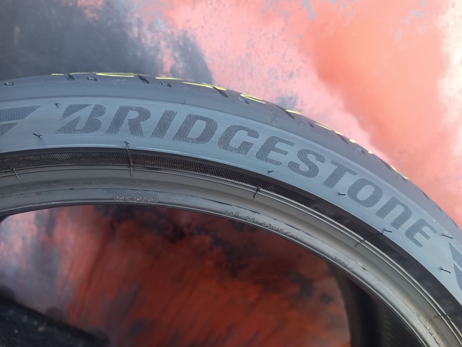 245/35/20 Bridgestone Дот 1322