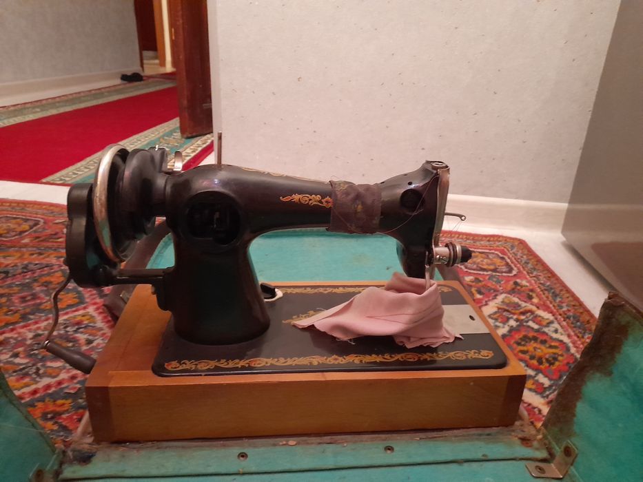 Швейная машина, ручная
