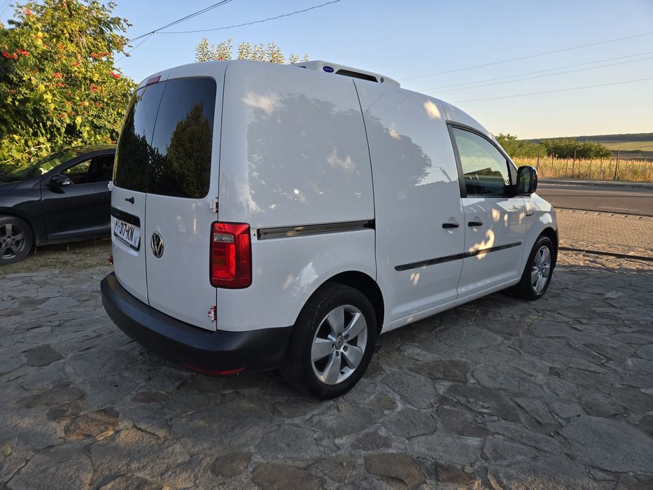 Vw  Caddy an 2018 frigorific  frig priza 220  v