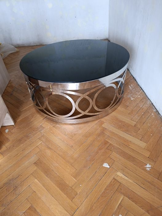 Луксозна холна маса от неръждаема стомана и черно закалено стъкло