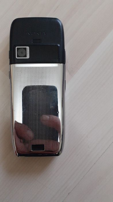 Telefon nokia E 51