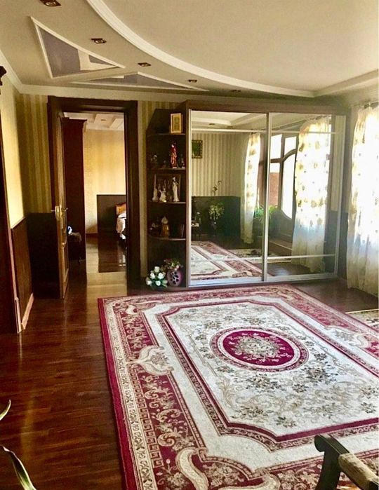 Назарбек котта уй сотилади углавой, Нотариус кучадан 500 метр кирганд.