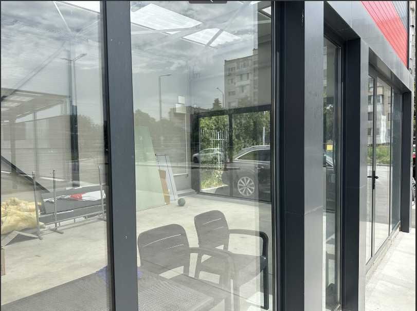 Дава се под наем Магазин в Варна, Младост 1 - 37 кв.м за 510 € - Снимка #1