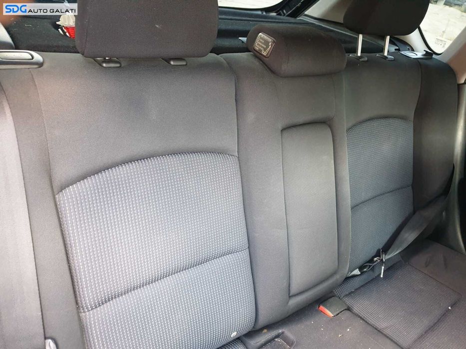 Bancheta Sezut cu Spatar Spate Pasager Pasageri Mazda 3 2003 - 2009
