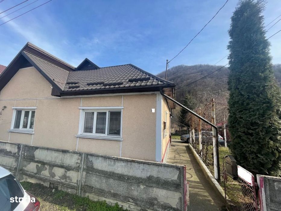 Casa unifamiliala cu curte proprie, 100 mp, zona Ferneziu