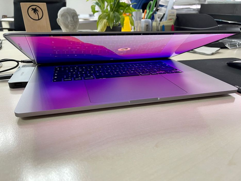 MacBook Pro 16" 2019 с TouchBar