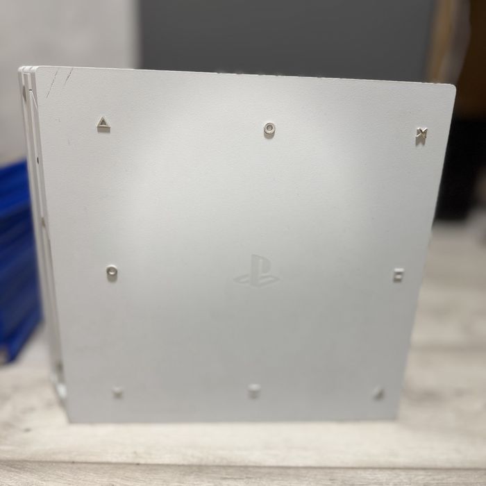 PlayStation 4 PS4 Pro 1TB - 11 Игри