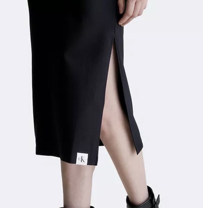 Платье оригинал от Calvin Klein.