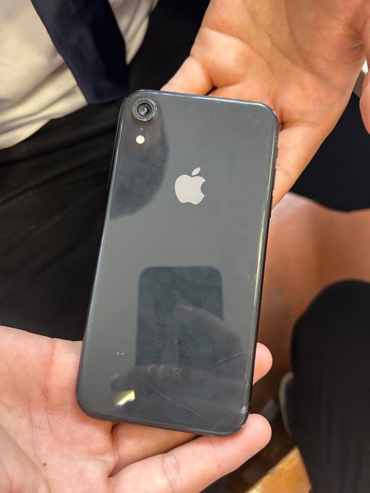 Продаю IPhone Xr срочно