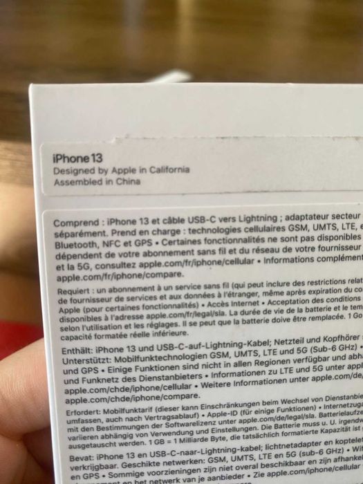 телефон iPhone 13 черен ПЕРФЕКТЕН