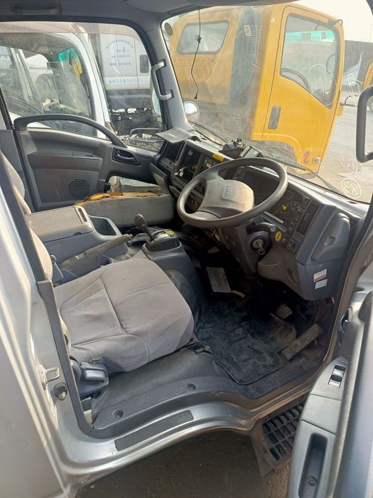 Isuzu kabina 2.5 tonnalik sotiladi