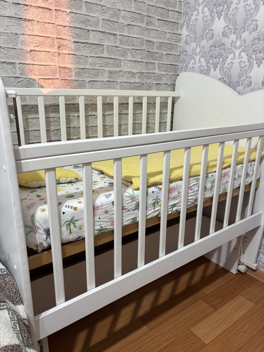 Продам кроватку детскую.
