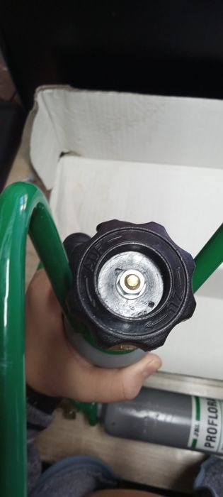 Продавам Co2 бутилки за аквариум JCL 500g.