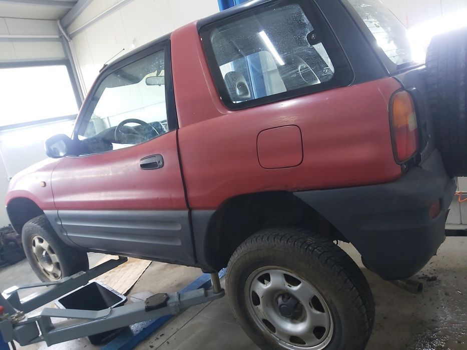 Тойота Рав 4 2.0 I 128 к.с 2000 година