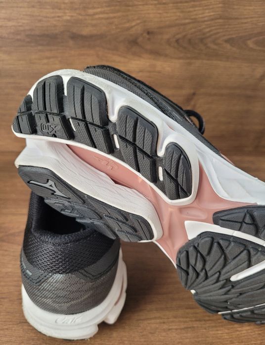 Mizuno Wave Kizuna 2/дамски маратонки-38,5номер