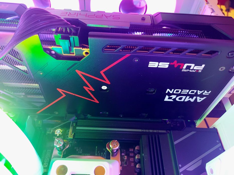 Placa Video RX 9060 XT 16GB SAPPHIRE PULSE AMD Radeon NOUA